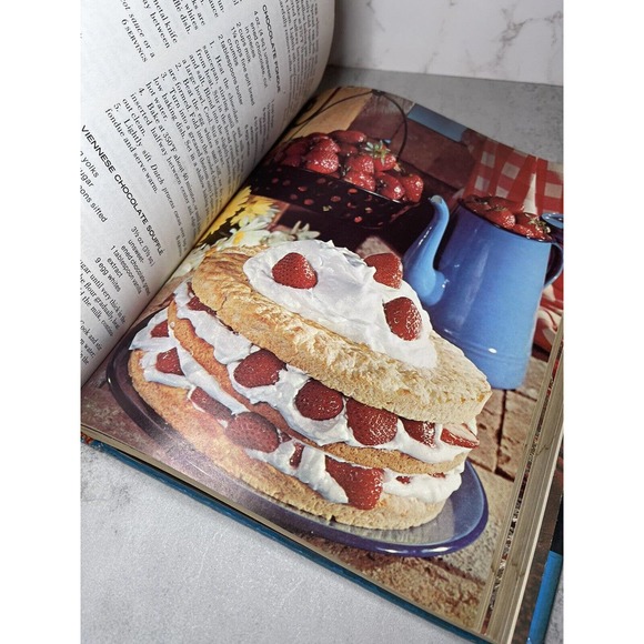 The American Family Cookbook New Revised Edition Culinary Arts Institute 1974 - Picture 16 of 16